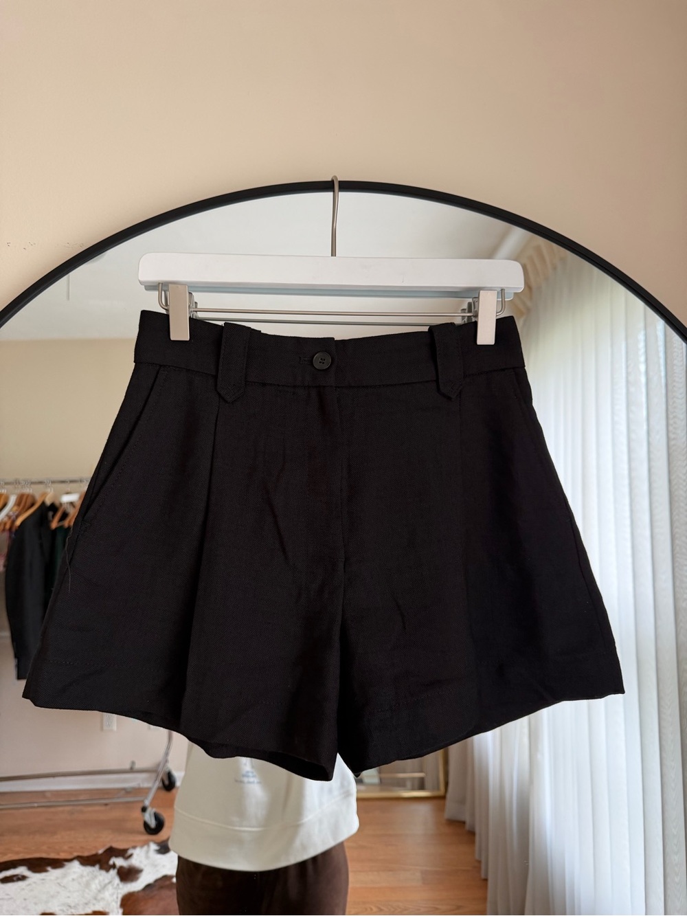 H&M Black High-Waist Tailored Shorts Size 2
